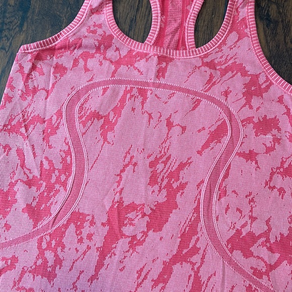 Lululemon Tank - Picture 2 of 5
